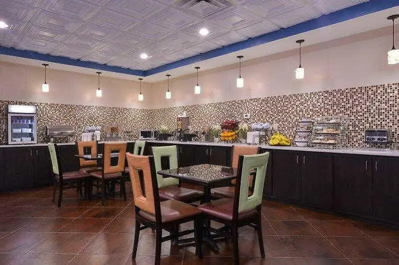 Best Western Savannah Airport Inn & Suites Pooler Hotel